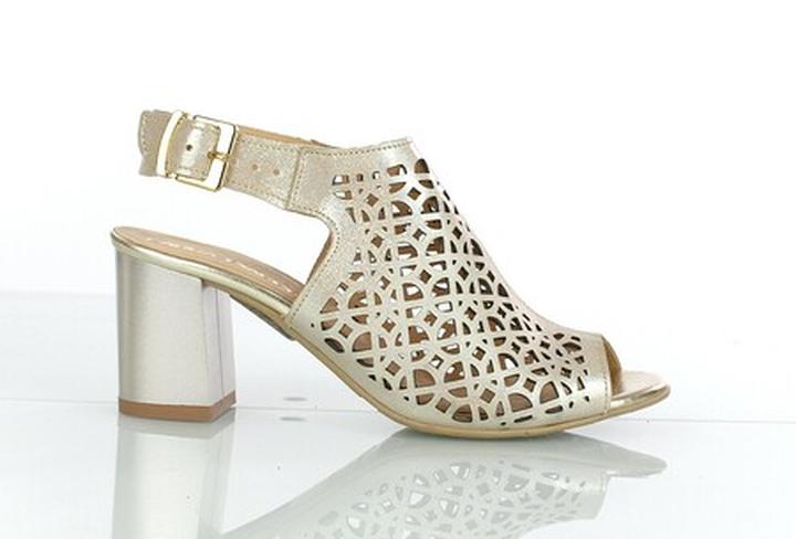 Jakie buty na lato damskie wybrać, by czuć się modnie i komfortowo?