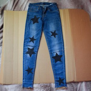 Kreatywny przewodnik po tym, jak uszyć jeansy w domowym zaciszu