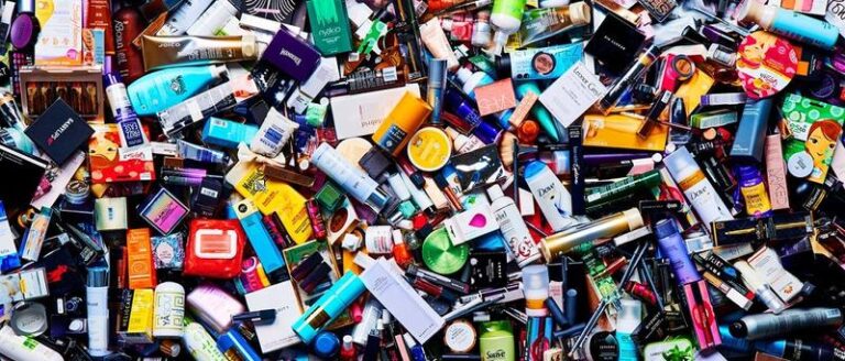 Jak i gdzie właściwie pozbyć się pustego opakowania po lakierze do włosów?